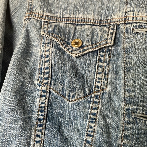 GAP Denim Trucker Jacket 54023 M light Denim - Picture 2 of 3
